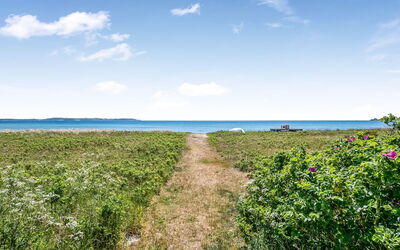 Dagny - 100M from the Sea