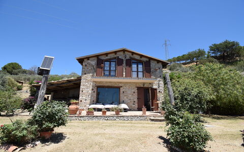 Villa Roccella Ionica, Sea View, a c: Planta, Cielo, Ventana, Edificio, El Terreno Del Lote, Casa, Árbol, Cabaña, Barrio Residencial, Bienes Raíces