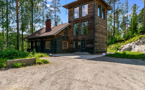 Villa Torni: Madera, Piso, Suelo, Mueble, Suelos De Madera, Diseño De Interiores, Litera, Habitación, Manchas De Madera, Madera Dura