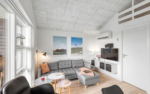 Antonelle - from the Sea: Mueble, Diseño De Interiores, Piso, Suelo, Techo, Habitación, Silla, Mesa, Departamento, Cocina Y Comedor Mesa