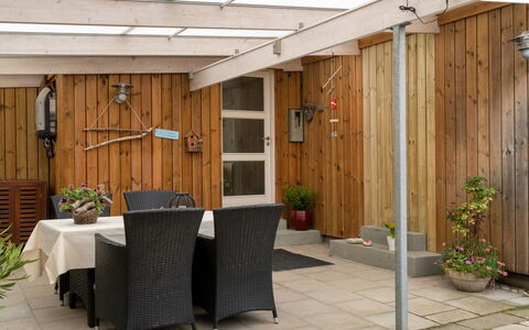 Susana - 50M from the Sea: Piscina, Mueble Para Exteriores, Mueble, Recurso, Losa, Eco Hotel, Sombra, Silla, Ocio, Inmuebles