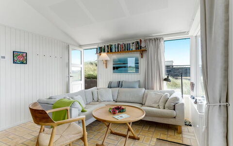 Zina - 50M from the Sea: Mueble, Diseño De Interiores, Sofá, Madera, Suelo, Piso, Sala, Techo, Casa, Mesa