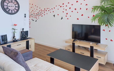 Lit-Et-Mixe 200: Mueble, Diseño De Interiores, Pared, Piso, Suelo, Habitación, Casa, Sala, Sofá, Encendiendo