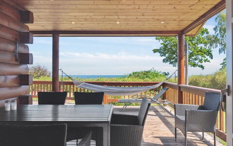 Lisbeth - 130M from the Sea: Madera, Techo, Arquitectura, Casa, Casa, Cabaña, Vía Muerta, Madera Dura, Pendiente, Inmuebles