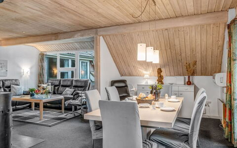 Hera: Mueble, Madera, Techo, Diseño De Interiores, Habitación, Casa, Sofá, Mesa, Cocina Y Comedor Mesa, Sala