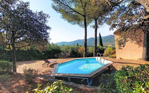 Le Belvédère D'Estelle: Azul, Piscina, Material Compuesto, Sombra, Recurso, Fuente De Agua, Eco Hotel, Patio Interior, Jardín, Mueble Para Exteriores