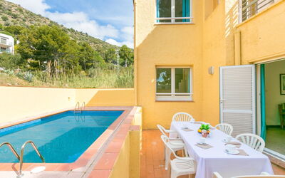 Alojamiento:&nbsp;Velazquez 383.9