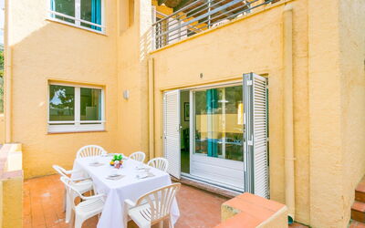 Alojamiento:&nbsp;Velazquez 383.9