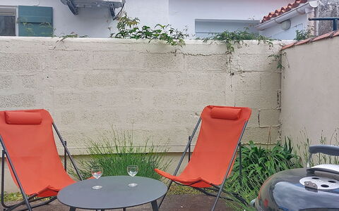 La Picotelle: Mueble, Mueble Para Exteriores, Silla, Silla Plegable, Jardín, Sombra, Patio Interior, Yarda, El Plastico, Maceta