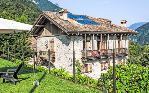 La Meridiana: Planta, Cielo, Propiedad, Edificio, Ventana, Montaña, Paisaje Natural, Cabaña, Casa, El Terreno Del Lote