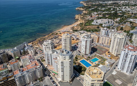 Excellent Seafront & Seaview: Edificio, Departamento, Ciudad, Área Urbana, Barrio Residencial, Área Metropolitana, Condominio, Rascacielos, Barrio