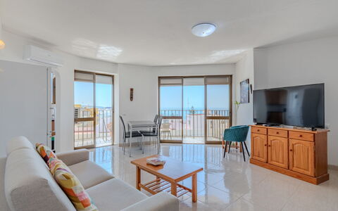 Excellent Seafront & Seaview: Departamento, Mar, Balcón, Condominio, Madera Dura, Manchas De Madera, Hotel