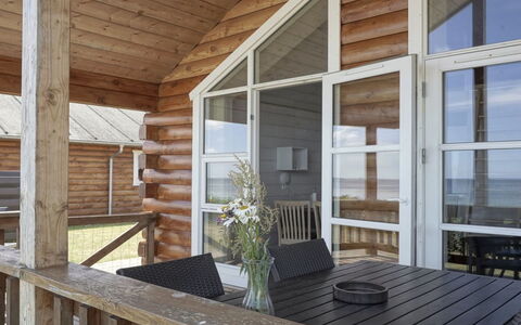Stille - 10M from the Sea: Madera, Casa, Porche, Cubierta, Madera Dura, Techo, Manchas De Madera, Suelos De Madera, Eco Hotel