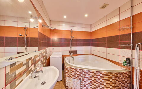 Desná V Jizerských Horách 841: Arreglo De Tubería, Piso, Diseño De Interiores, Baño, Suelo, Techo, Bañera, Plomería, Loseta, Grifo