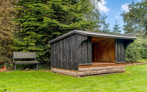 Neli - 850M to the Fjord: Piscina, Mueble Para Exteriores, Mueble, Recurso, Losa, Eco Hotel, Sombra, Silla, Ocio, Inmuebles