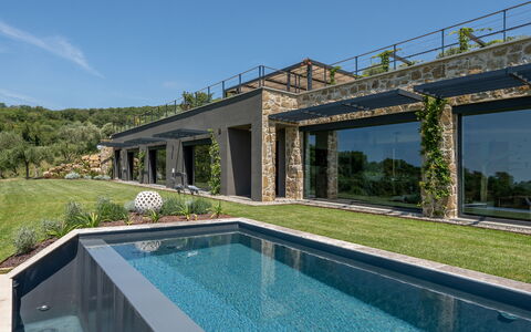 Villa Paradise: Agua, Cielo, Planta, Propiedad, Tiempo De Día, Botánica, Azur, Piscina, Arquitectura, Hierba