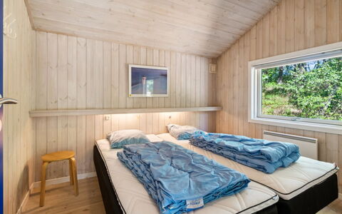 Nea - 600M from the Sea: Madera, Habitación, Casa, Madera Dura, Cabaña, Techo, Lecho, Cama, Marco De La Cama, Tablón