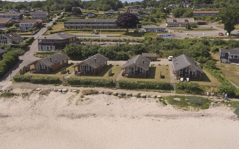 Olina - 10M from the Sea: Madera, Techo, Arquitectura, Casa, Casa, Cabaña, Vía Muerta, Madera Dura, Pendiente, Inmuebles