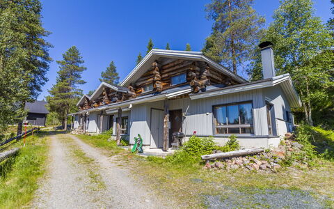 Rukaköngäs 27: Hierba, Casa, Cabaña, El Terreno Del Lote, Casa, Inmuebles, Césped, Vía Muerta, Casa De Campo, Porche