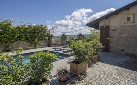 Arpusè, Relax nelle Langhe - Barolo, with Pool: Pared, Maceta, Losa, Material Compuesto, Puerta, Jardín, Patio, Planta De Casa, Hormigón, Inmuebles