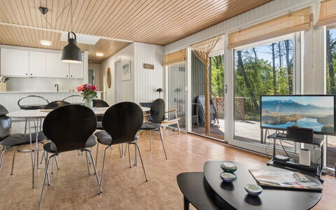 Franja - 120M from the Sea: Diseño De Interiores, Mueble, Piso, Madera, Suelo, Techo, Suelos De Madera, Casa, Silla, Sala
