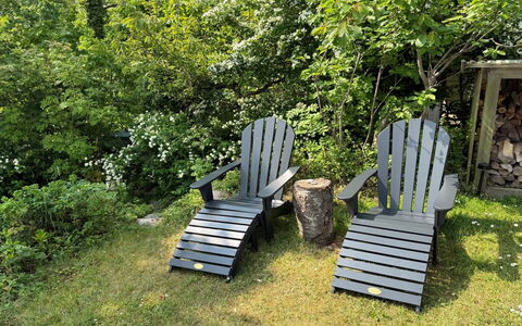 Makrina - 150M from the Sea: Madera, Mueble Para Exteriores, Mueble, Cobertura Del Suelo, Silla, Jardín, Césped, Madera Dura, Material Natural, Diseño