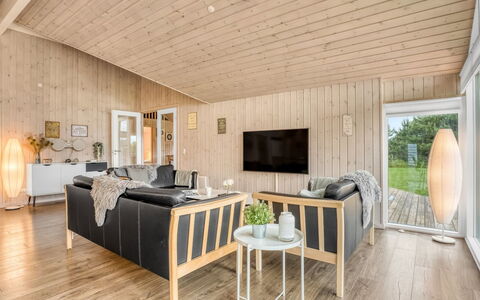 Imke - 1Km from the Sea: Madera, Piso, Suelos De Madera, Diseño De Interiores, Techo, Suelo, Casa, Mueble, Madera Dura, Sala