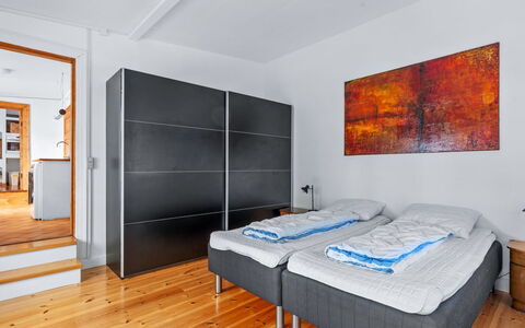 Huno - 2Km from the Sea: Piso, Suelo, Madera, Diseño De Interiores, Mueble, Suelos De Madera, Techo, Cama, Habitación, Habitación