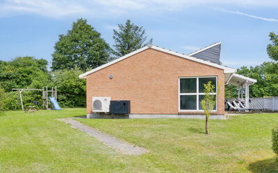 Svenn - 300M from the Sea