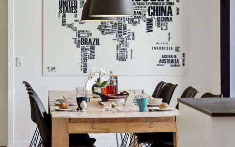 Gertraude - 800M from the Sea: Diseño De Interiores, Mueble, Pegatina De Pared, Habitación, Sala, Silla, Comedor, Cocina Y Comedor Mesa, Lámpara, Papel Pintado