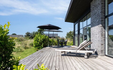 Bæver - 200M from the Sea: Madera, Casa, Porche, Cubierta, Madera Dura, Techo, Manchas De Madera, Suelos De Madera, Eco Hotel