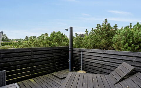 Mirkka - 200M from the Sea: Hierba, Pradera, El Terreno Del Lote, Cabaña, Área Rural, Prado, Edificios Del Jardín, Jardín, Cobertizo