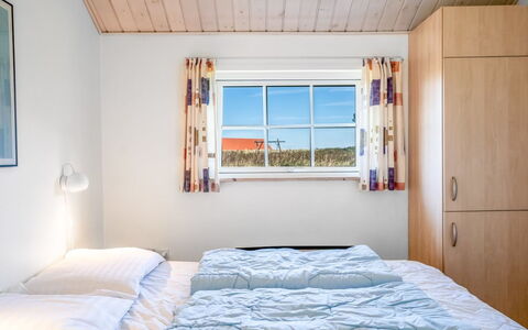 Winona - 600M from the Sea: Casa, Habitación, La Luz Del Día, Cama, Linos, Hotel, Lecho