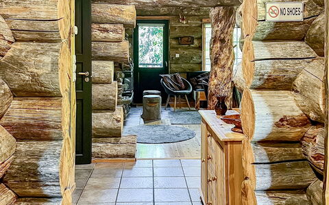 Ukkokelo: Mueble, Silla, Mueble Para Exteriores, Mesa, Madera, Mesa Al Aire Libre, Cocina Y Comedor Mesa, Sombra, Jardín, Paraguas