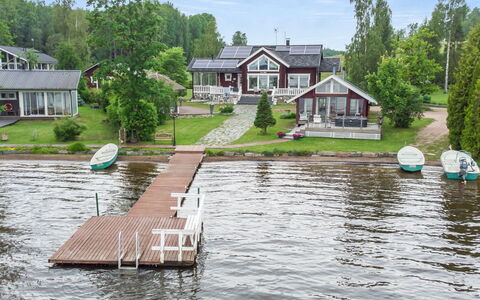 Villa Sirpia: Casa, Casa, Cabaña, Watercraft, Barco, Inmuebles, Lago, Porche, Casa De Campo, Barcos Y Canotaje - Efectos Y Equipo