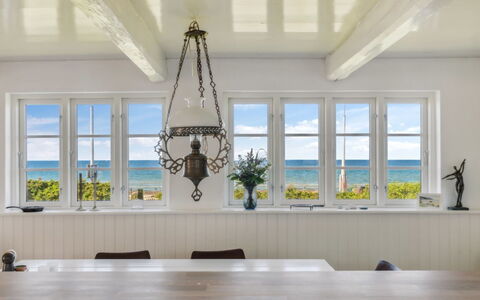 Susan - 20M from the Sea: Madera, Techo, Arquitectura, Casa, Casa, Cabaña, Vía Muerta, Madera Dura, Pendiente, Inmuebles
