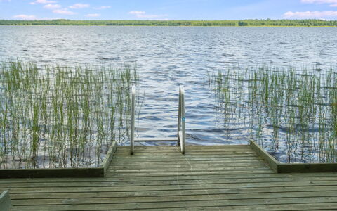 Mansikkaranta 3, Osittain Esteetön: Agua, Cuerpo De Agua, Boardwalk, Muelle, Lago, Madera Dura, Tablón, Cubierta, Pasarela, Pantano