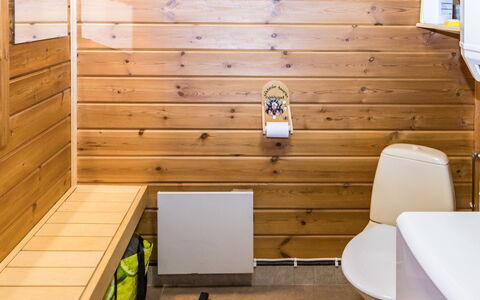 Kesäranta: Madera, Piso, Suelo, Mueble, Suelos De Madera, Diseño De Interiores, Litera, Habitación, Manchas De Madera, Madera Dura