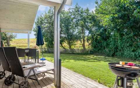 Alvina - 45M from the Sea: Mueble, Mueble Para Exteriores, Silla, Sombra, Jardín, Porche, Cubierta, Mesa Al Aire Libre, Estructura Al Aire Libre, Madera Dura