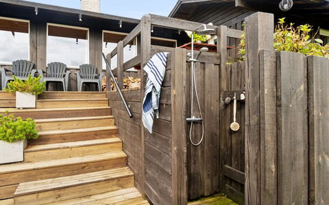 Yardila - 1.4Km from the Sea: Madera, Techo, Arquitectura, Casa, Casa, Cabaña, Vía Muerta, Madera Dura, Pendiente, Inmuebles