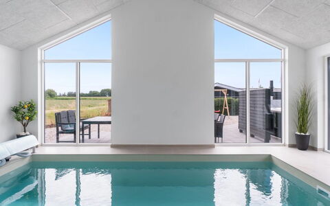 Christian - 600M from the Sea: Piscina, Material Compuesto, Sombra, La Luz Del Día, Diseño, Mueble Para Exteriores, Recurso, Estructura Al Aire Libre, Villa, Hotel