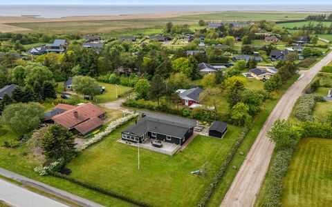 Amine - 300M to the Fjord: Barrio Residencial, Paisaje, Casa, Llanura, Techo, Casa, El Terreno Del Lote, Área Rural, Vista Panorámica, Asentamientos Humanos
