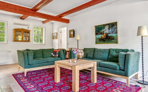 Waldemar - 8Km from the Sea: Madera, Techo, Arquitectura, Casa, Casa, Cabaña, Vía Muerta, Madera Dura, Pendiente, Inmuebles