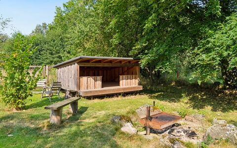 Waldemar - 8Km from the Sea: Madera, Techo, Arquitectura, Casa, Casa, Cabaña, Vía Muerta, Madera Dura, Pendiente, Inmuebles