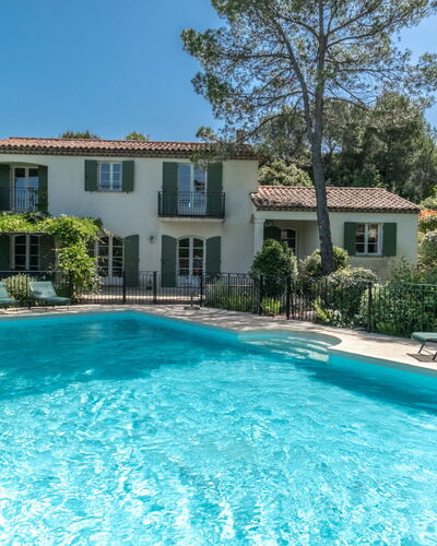 Les Domaines de St. Endréol: Agua, Cielo, Propiedad, Planta, Árbol, Piscina, Azur, Sombra, Arecales, Ocio