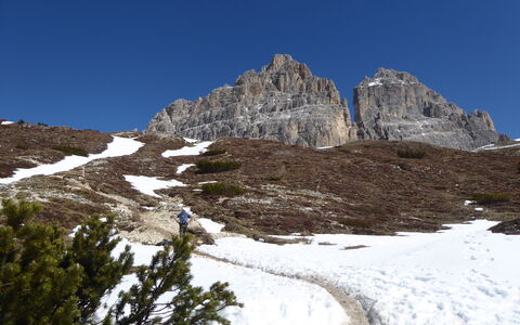 Baita Tersilia Mountain And Lake, Veneto: Cielo, Montaña, Nieve, Paisaje Natural, Pendiente, Tierras Altas, Planta, Terreno, Capa De Hielo, Landform Glaciales