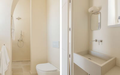 Camera 4 - Matrimoniale con Vista Giardino - Masse: Espejo, Arreglo De Tubería, Lavabo, Baño, Púrpura, Lavabo Del Baño, Edificio, Asiento Del Baño, Diseño De Interiores