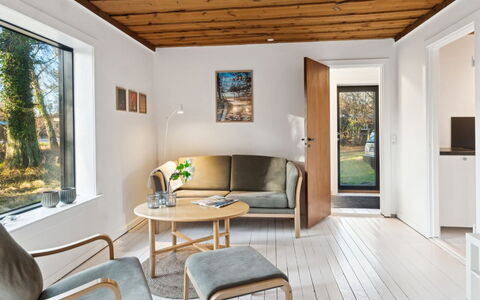 Andresine - 1.3Km from the Sea: Madera, Techo, Arquitectura, Casa, Casa, Cabaña, Vía Muerta, Madera Dura, Pendiente, Inmuebles
