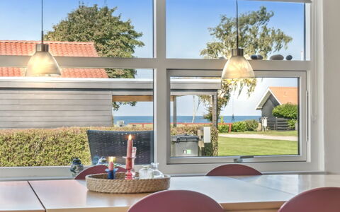 Todor - 150M from the Sea: Casa, Casa, Techo, Barrio Residencial, Cabaña, Inmuebles, Casa De Campo, Césped, Paisajismo, Vía Muerta