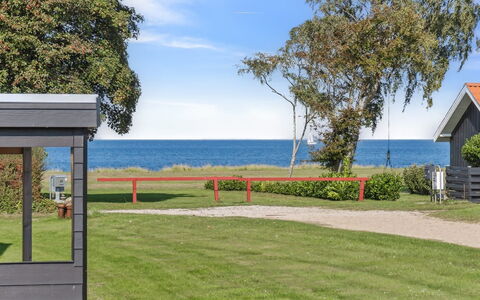 Todor - 150M from the Sea: Casa, Casa, Techo, Barrio Residencial, Cabaña, Inmuebles, Casa De Campo, Césped, Paisajismo, Vía Muerta